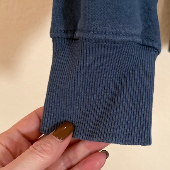 The North Face Men's Navy Crewneck with Desert Graphic - Picture 5 of 9